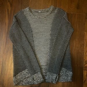 Lululemon black and white sweater